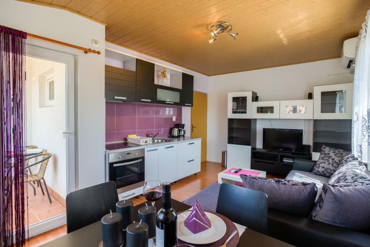 Monica Apartment
